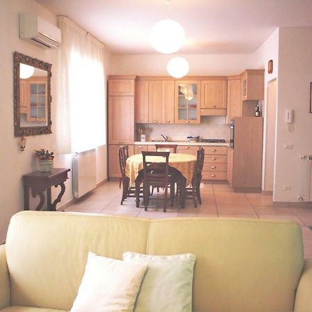 Casa Lu' Villa Viareggio Bagian luar foto