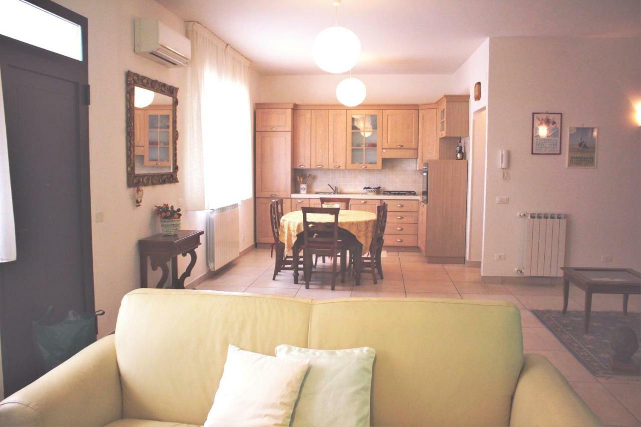 Casa Lu' Villa Viareggio Bagian luar foto